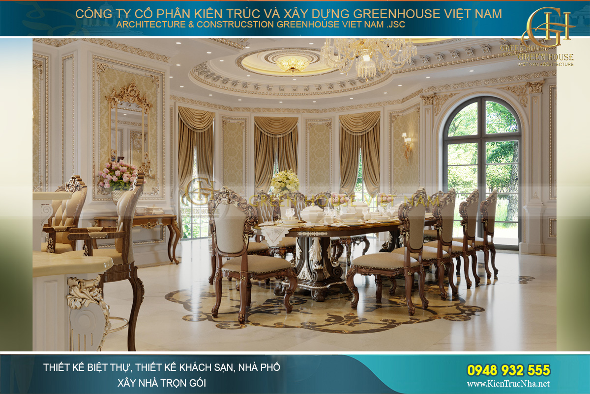 Ánh sáng được cung cấp bởi hệ thống đèn và những khung cửa kính lớn xung quanh phòng ăn