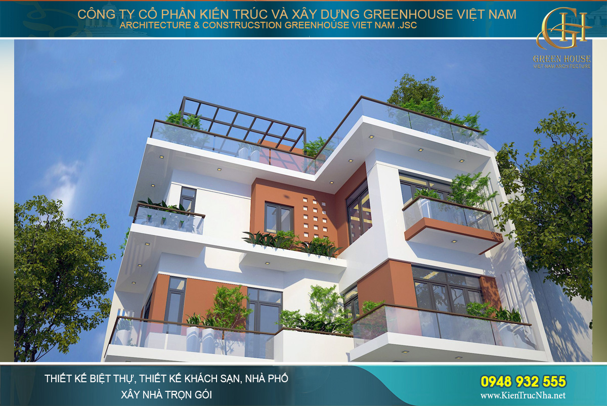 Cận cảnh không gian ban công với nhiều cây xanh của nhà phố 4 tầng hiện đại