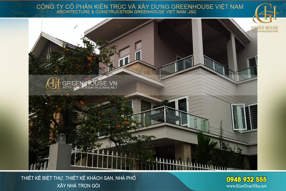 Ban công được lắp đặt toàn bộ bằng kính cường lực loại cao cấp đảm bảo thẩm mỹ và sự an toàn trong quá trình sử dụng